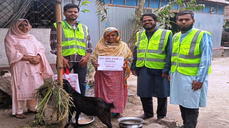 স্বদেশ মৃত্তিকা স্বাবলম্বী প্রজেক্ট: ছাগল উপহার পেয়ে নতুন জী