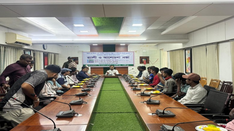কালীগঞ্জে আন্তর্জাতিক মে দিবসে বর্ণাঢ্য র‌্যালী ও আলোচনা সভা