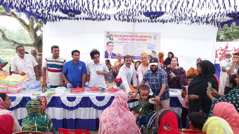 রাজশাহীতে লিফাত প্রতিবন্ধী ফাউন্ডেশনের মশারী বিতরণ