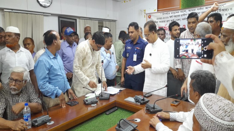 কালীগঞ্জে জনগণের  উন্নয়নে পাশে দাঁড়াতে হবে এমপি, ফজলুল হক মি